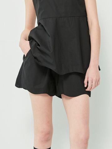 Quần đùi gợn sóng màu đen