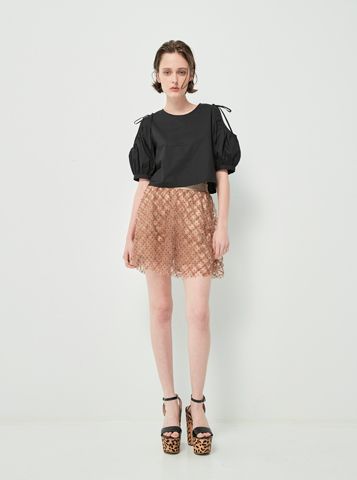 Áo khoét vai thắt nơ dáng xòe