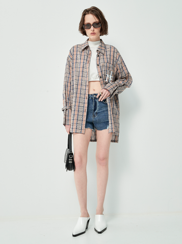 Áo sơ mi dáng dài sọc caro giấu quần cá tính